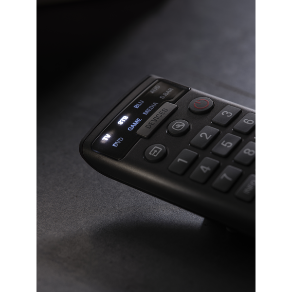 Pilot Smart Control Pro 8 - obsługa do 8 urządzeń · URC7981