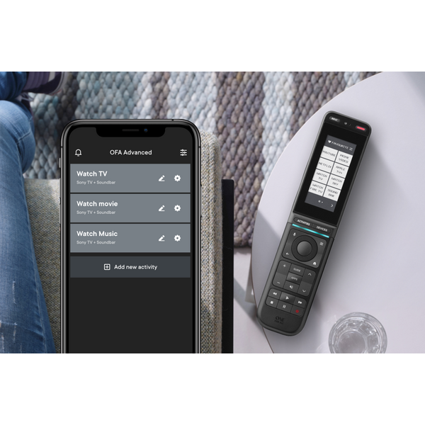 Pilot Smart Control Pro Touch z ekranem dotykowym - obsługa do 12 urządzeń · URC7985