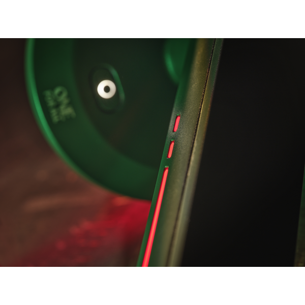 Gamingowy uchwyt biurkowy do monitora z podświetleniem RGB (21-45″) · DM8110